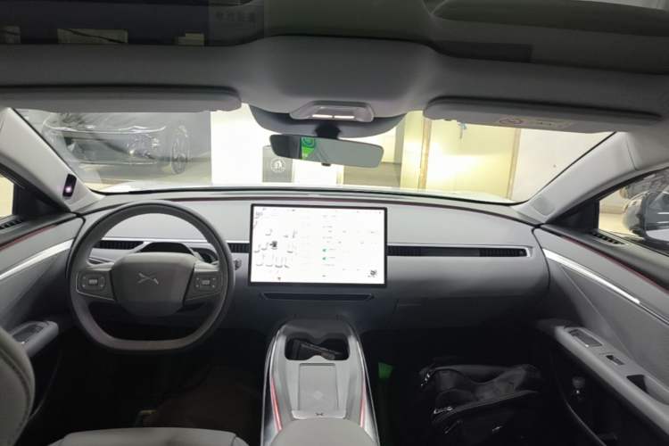 Used XPeng MONA M03 2025 600 with Ultra-Long Range Max Center Console