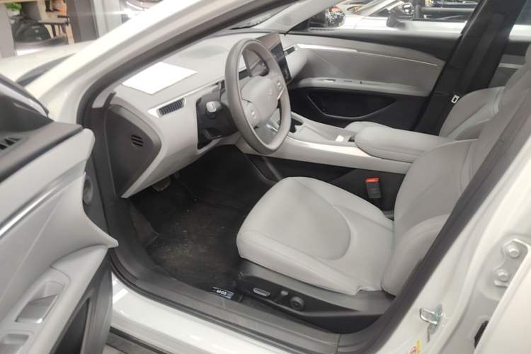 Used XPeng MONA M03 2025 600 with Ultra-Long Range Max Driver Seat
