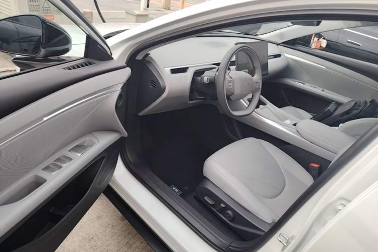 Used XPeng MONA M03 2025 600 with Ultra-Long Range Max Driver Seat