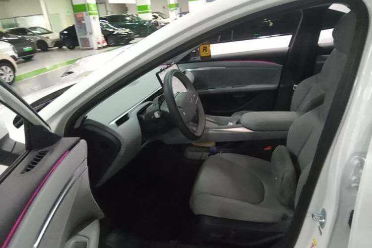 Used XPeng MONA M03 2025 620 Ultra-Long Range Plus Driver Seat