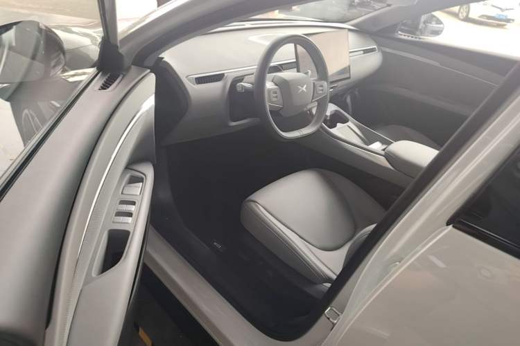 Used XPeng MONA M03 2025 600 with Ultra-Long Range Max Driver Seat