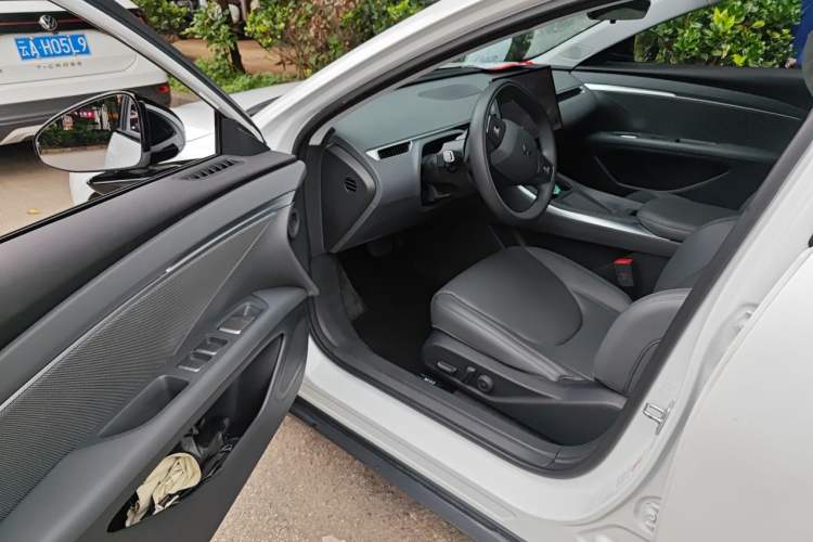 Used XPeng MONA M03 2025 600 with Ultra-Long Range Max Driver Seat