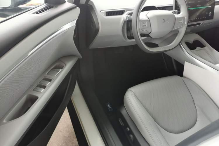 Used XPeng MONA M03 2025 600 with Ultra-Long Range Max Driver Seat