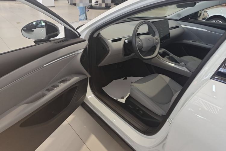 Used XPeng MONA M03 2025 600 with Ultra-Long Range Max Driver Seat