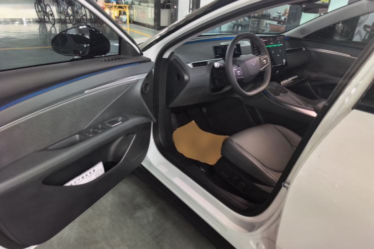 Used XPeng MONA M03 2025 600 with Ultra-Long Range Max Driver Seat