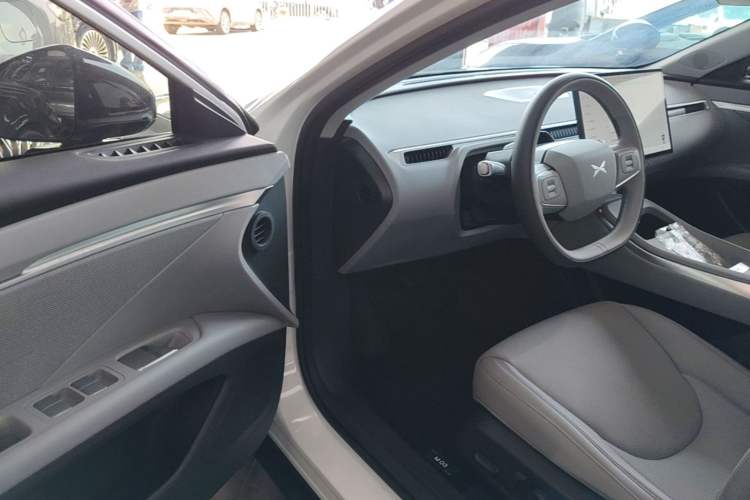 Used XPeng MONA M03 2025 600 with Ultra-Long Range Max Driver Seat