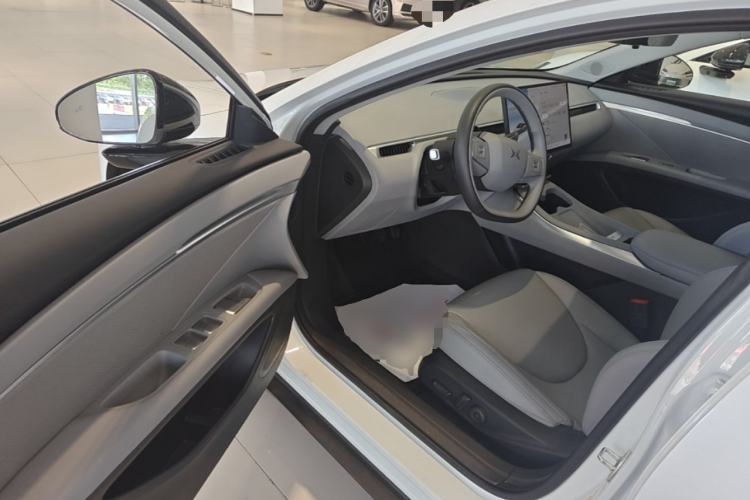 Used XPeng MONA M03 2025 600 with Ultra-Long Range Max Driver Seat
