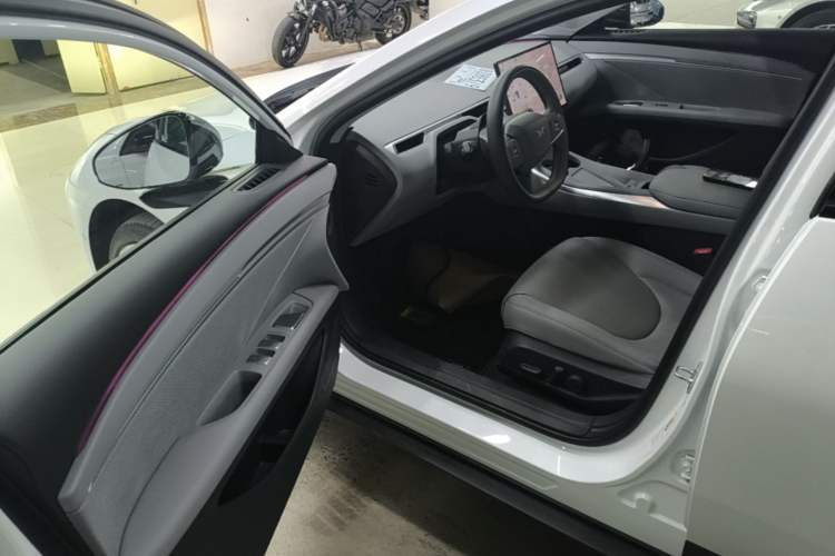 Used XPeng MONA M03 2025 600 with Ultra-Long Range Max Driver Seat