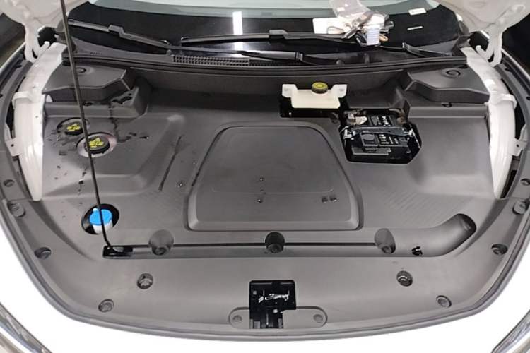 Used XPeng MONA M03 2025 600 with Ultra-Long Range Max Engine Bay