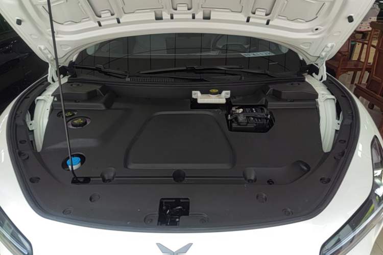 Used XPeng MONA M03 2025 600 with Ultra-Long Range Max Engine Bay