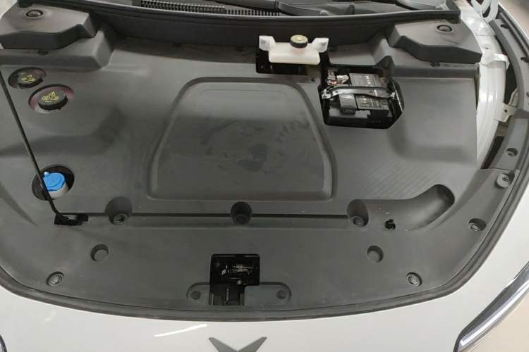 Used XPeng MONA M03 2025 600 with Ultra-Long Range Max Engine Bay