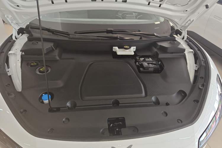Used XPeng MONA M03 2025 600 with Ultra-Long Range Max Engine Bay