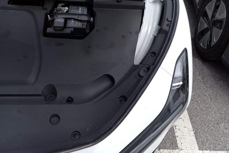 Used XPeng MONA M03 2025 600 with Ultra-Long Range Max Engine Bay Left