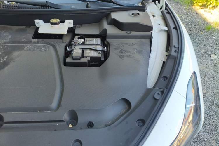 Used XPeng MONA M03 2025 600 with Ultra-Long Range Max Engine Bay Left