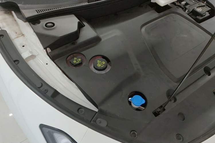 Used XPeng MONA M03 2025 600 with Ultra-Long Range Max Engine Bay Right