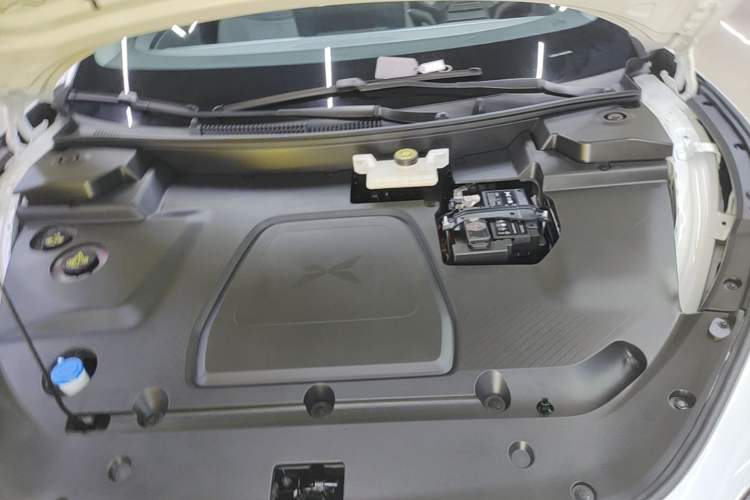 Used XPeng MONA M03 2025 600 with Ultra-Long Range Max Engine Bay
