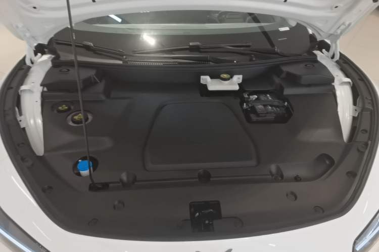Used XPeng MONA M03 2025 600 with Ultra-Long Range Max Engine Bay