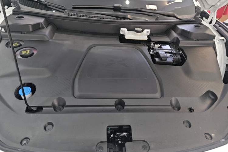 Used XPeng MONA M03 2025 600 with Ultra-Long Range Max Engine Bay