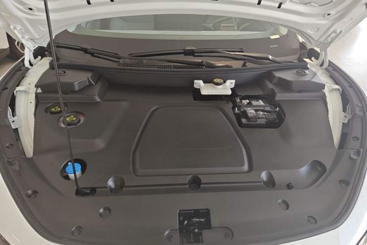 Used XPeng MONA M03 2025 600 with Ultra-Long Range Max Engine Bay