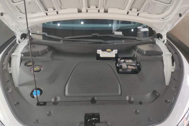 Used XPeng MONA M03 2025 600 with Ultra-Long Range Max Engine Bay