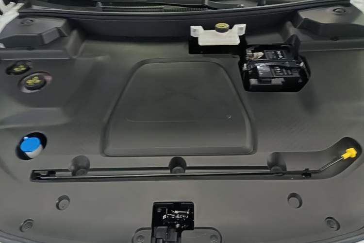 Used XPeng MONA M03 2025 600 with Ultra-Long Range Max Engine Bay