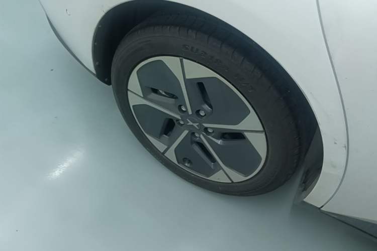Used XPeng MONA M03 2025 620 Ultra-Long Range Plus Exterior 5