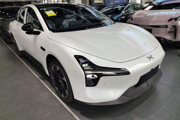 Used XPeng MONA M03 2025 502 Long-Range Max Front Right 45 Deg