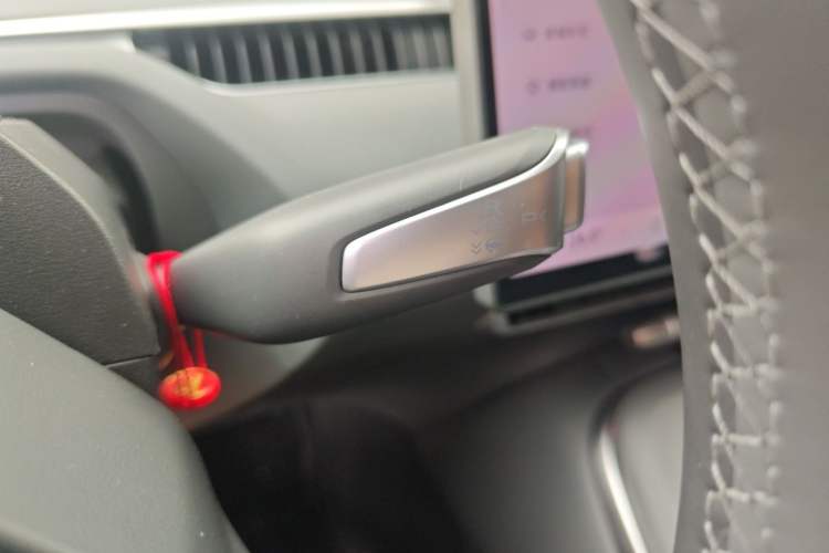 Used XPeng MONA M03 2025 600 with Ultra-Long Range Max Gear Lever