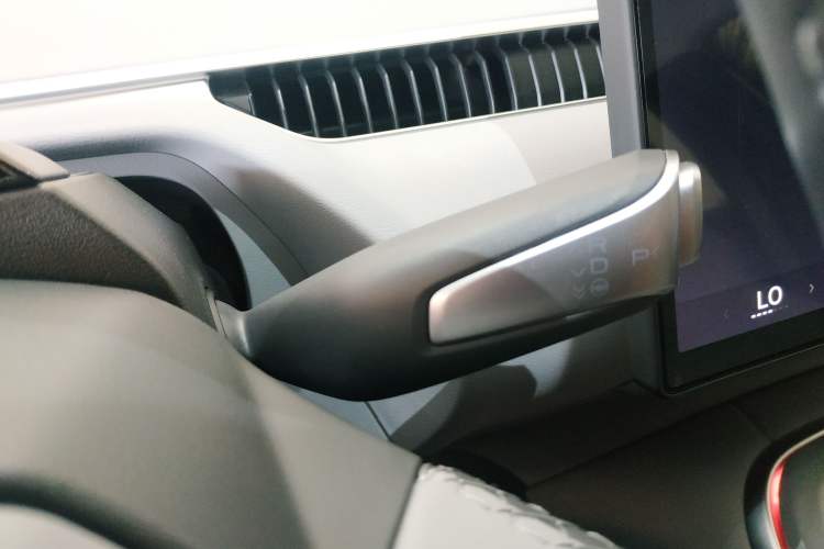 Used XPeng MONA M03 2025 600 with Ultra-Long Range Max Gear Lever