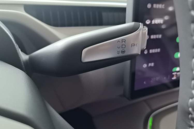 Used XPeng MONA M03 2025 600 with Ultra-Long Range Max Gear Lever