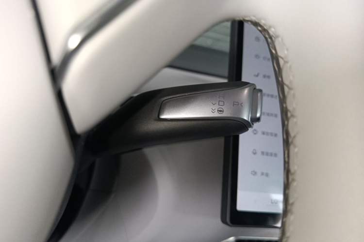 Used XPeng MONA M03 2025 600 with Ultra-Long Range Max Gear Lever