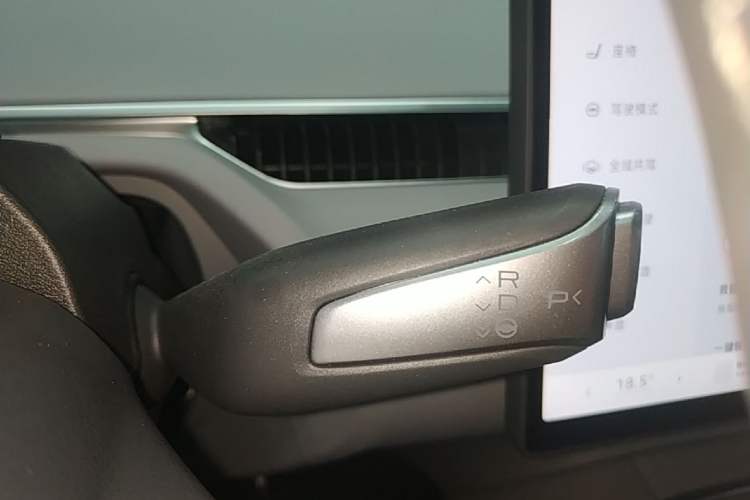 Used XPeng MONA M03 2025 600 with Ultra-Long Range Max Gear Lever