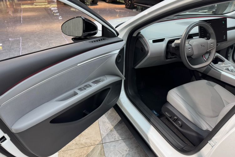Used XPeng MONA M03 2025 600 with Ultra-Long Range Max Interior 2