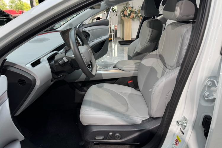Used XPeng MONA M03 2025 600 with Ultra-Long Range Max Interior 5