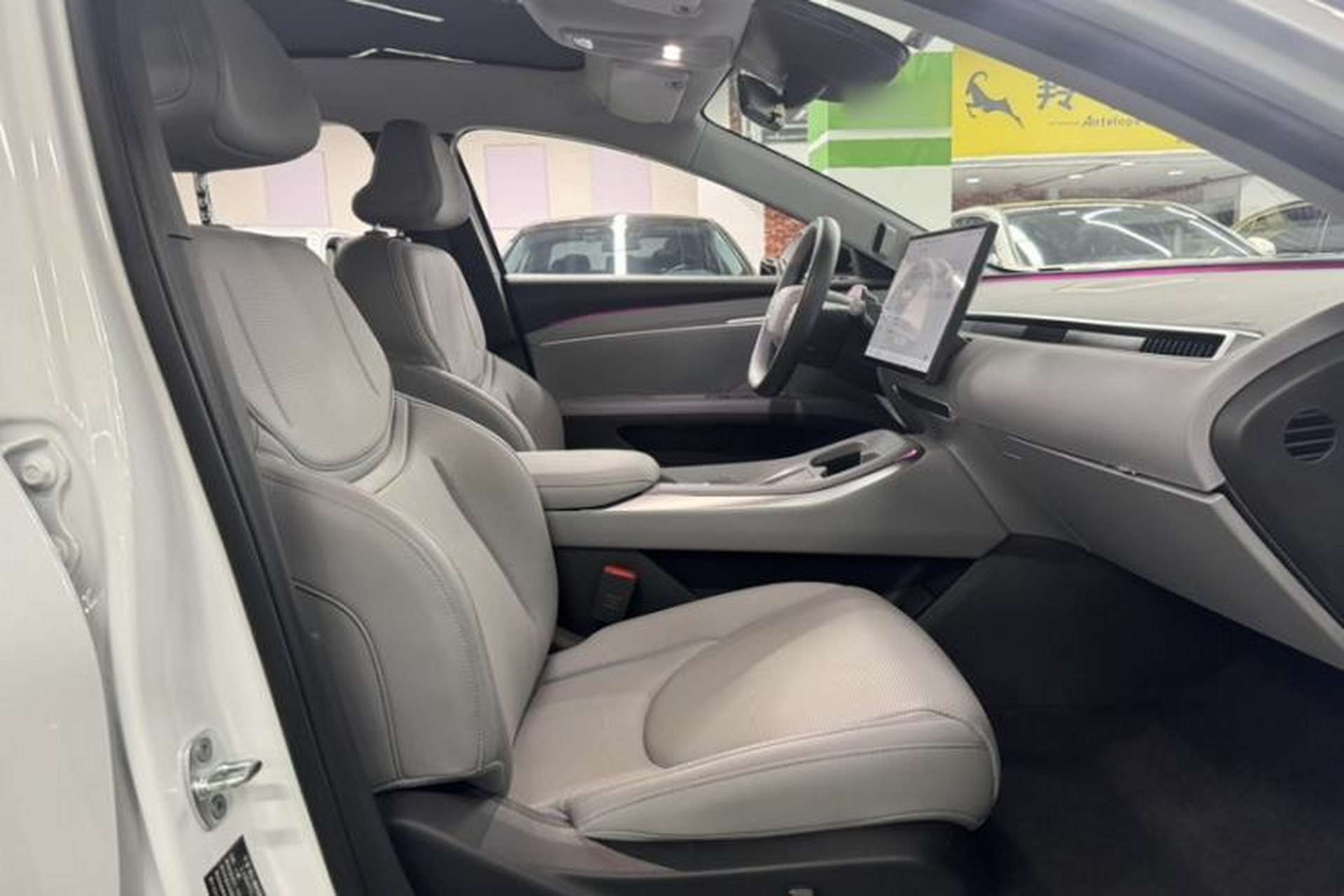 Used XPeng MONA M03 2025 600 with Ultra-Long Range Max Interior 6