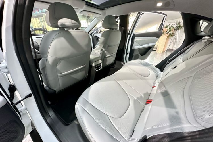 Used XPeng MONA M03 2025 600 with Ultra-Long Range Max Interior 8