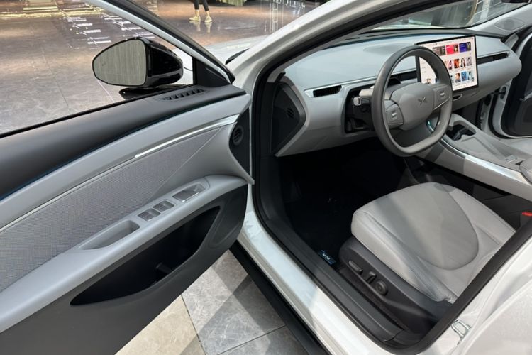 Used XPeng MONA M03 2025 600 with Ultra-Long Range Max Interior 8
