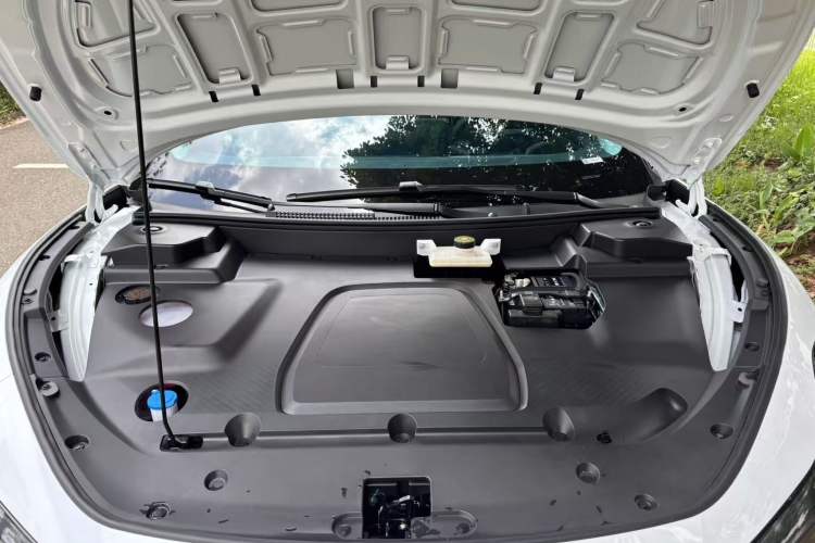 Used XPeng MONA M03 2025 600 with Ultra-Long Range Max Interior 8