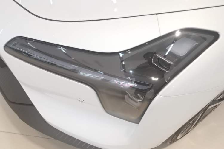 Used XPeng MONA M03 2025 600 with Ultra-Long Range Max Left Front Headlight