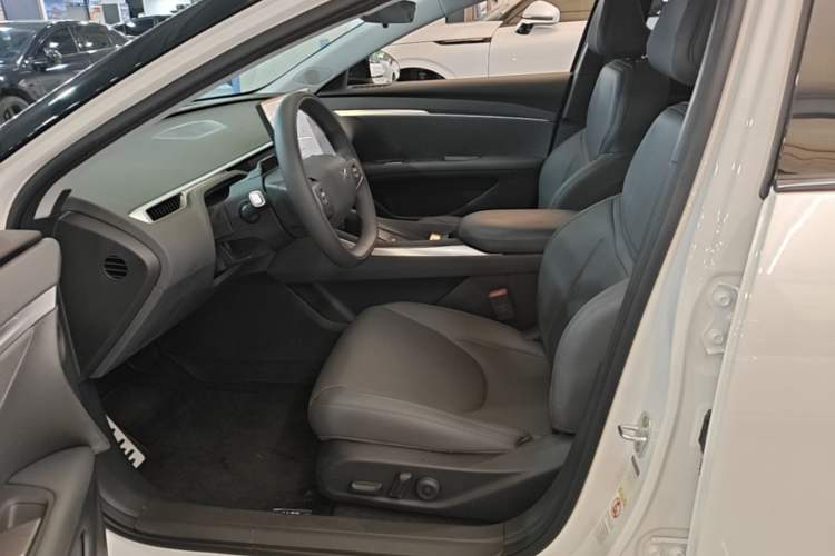 Used XPeng MONA M03 2025 502 Long-Range Max Left Front Seat