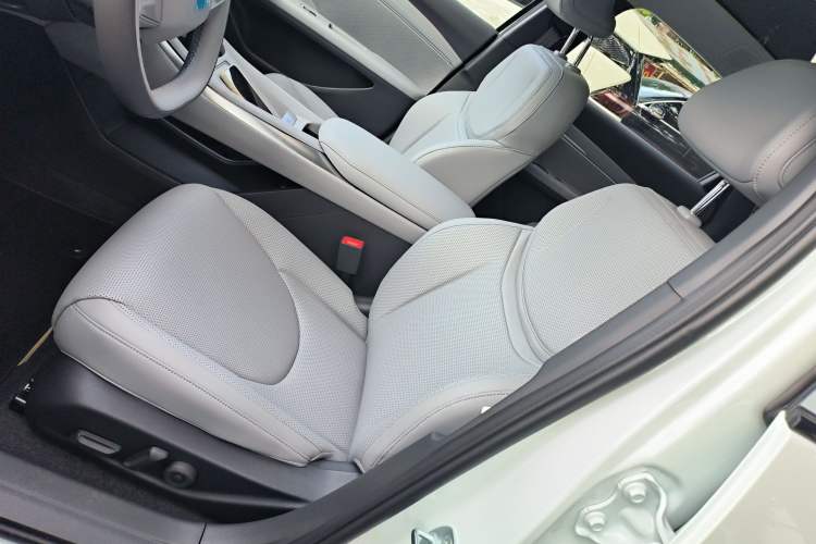 Used XPeng MONA M03 2025 515 Long-Range Plus Left Front Seat