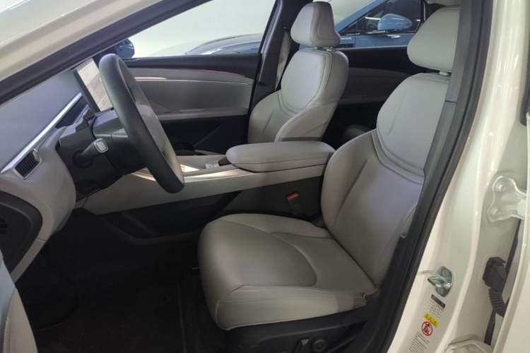 Used XPeng MONA M03 2025 600 with Ultra-Long Range Max Left Front Seat