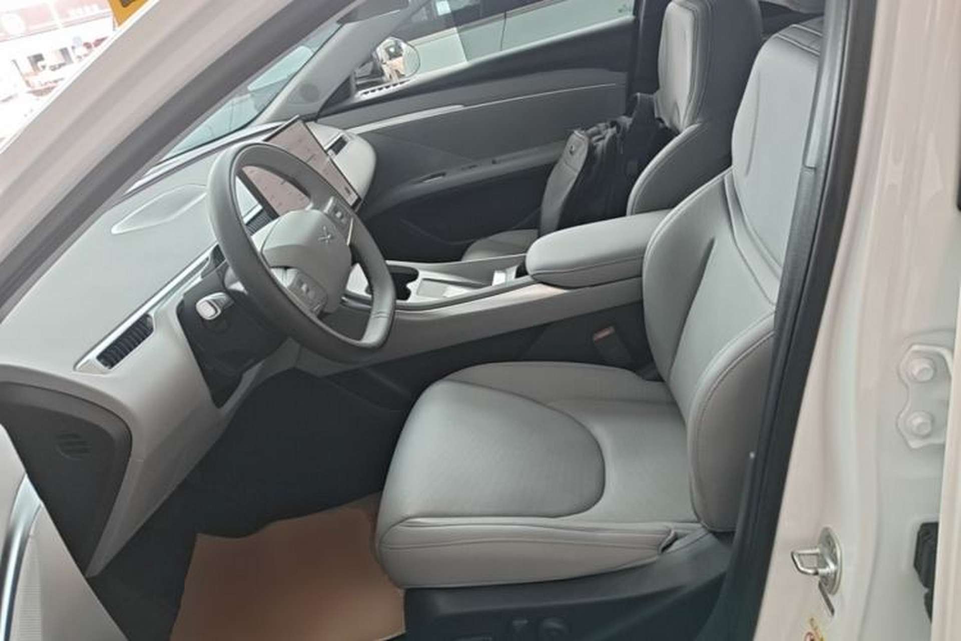 Used XPeng MONA M03 2025 600 with Ultra-Long Range Max Left Front Seat