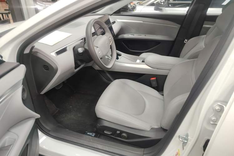 Used XPeng MONA M03 2025 600 with Ultra-Long Range Max Left Front Seat