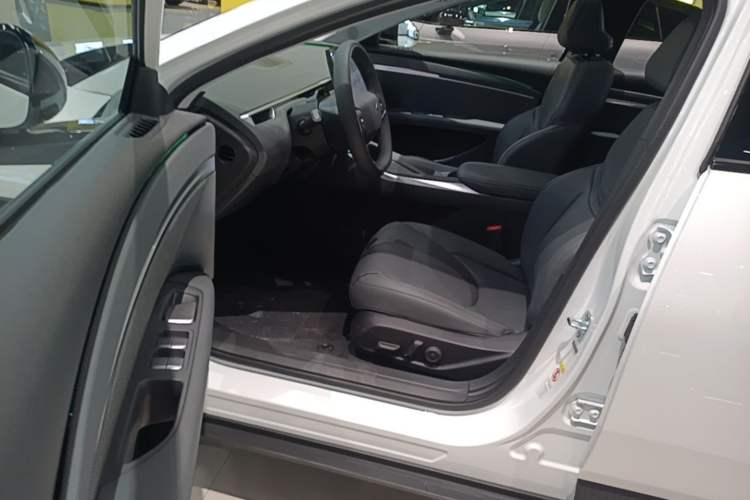 Used XPeng MONA M03 2025 600 with Ultra-Long Range Max Left Front Seat