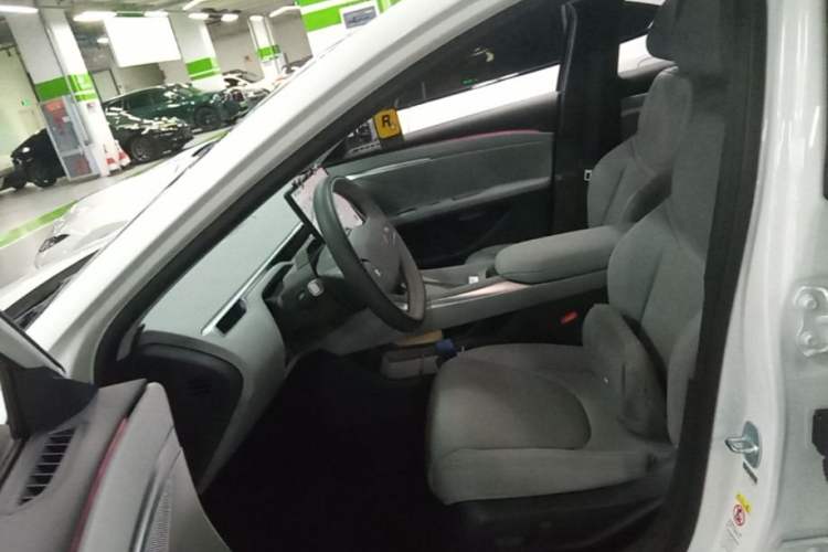 Used XPeng MONA M03 2025 620 Ultra-Long Range Plus Left Front Seat