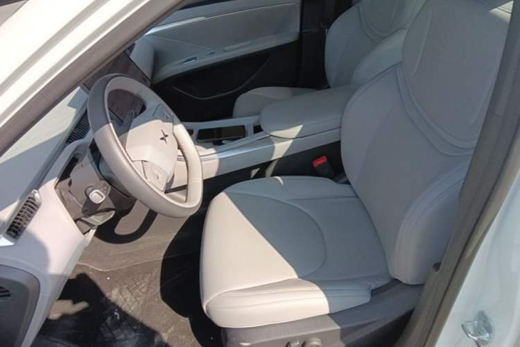 Used XPeng MONA M03 2025 600 with Ultra-Long Range Max Left Front Seat