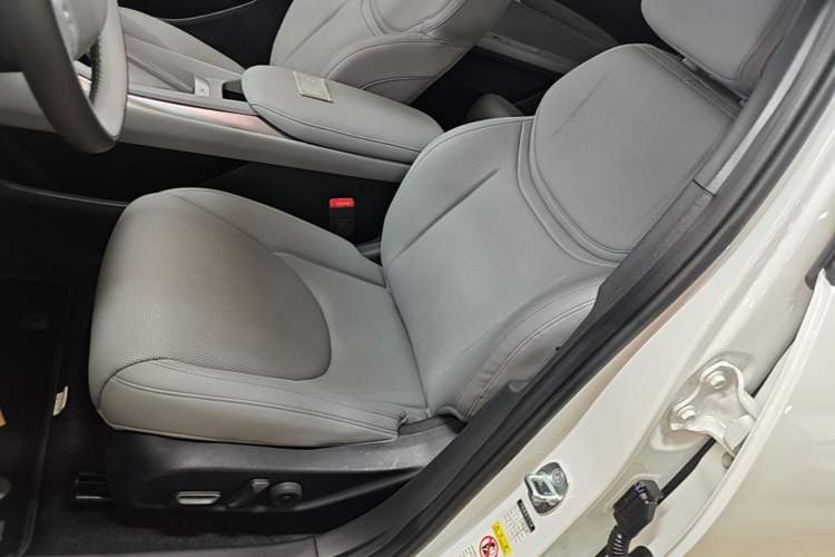 Used XPeng MONA M03 2025 600 with Ultra-Long Range Max Left Front Seat
