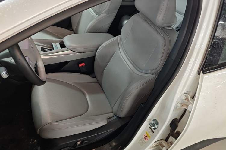 Used XPeng MONA M03 2025 600 with Ultra-Long Range Max Left Front Seat