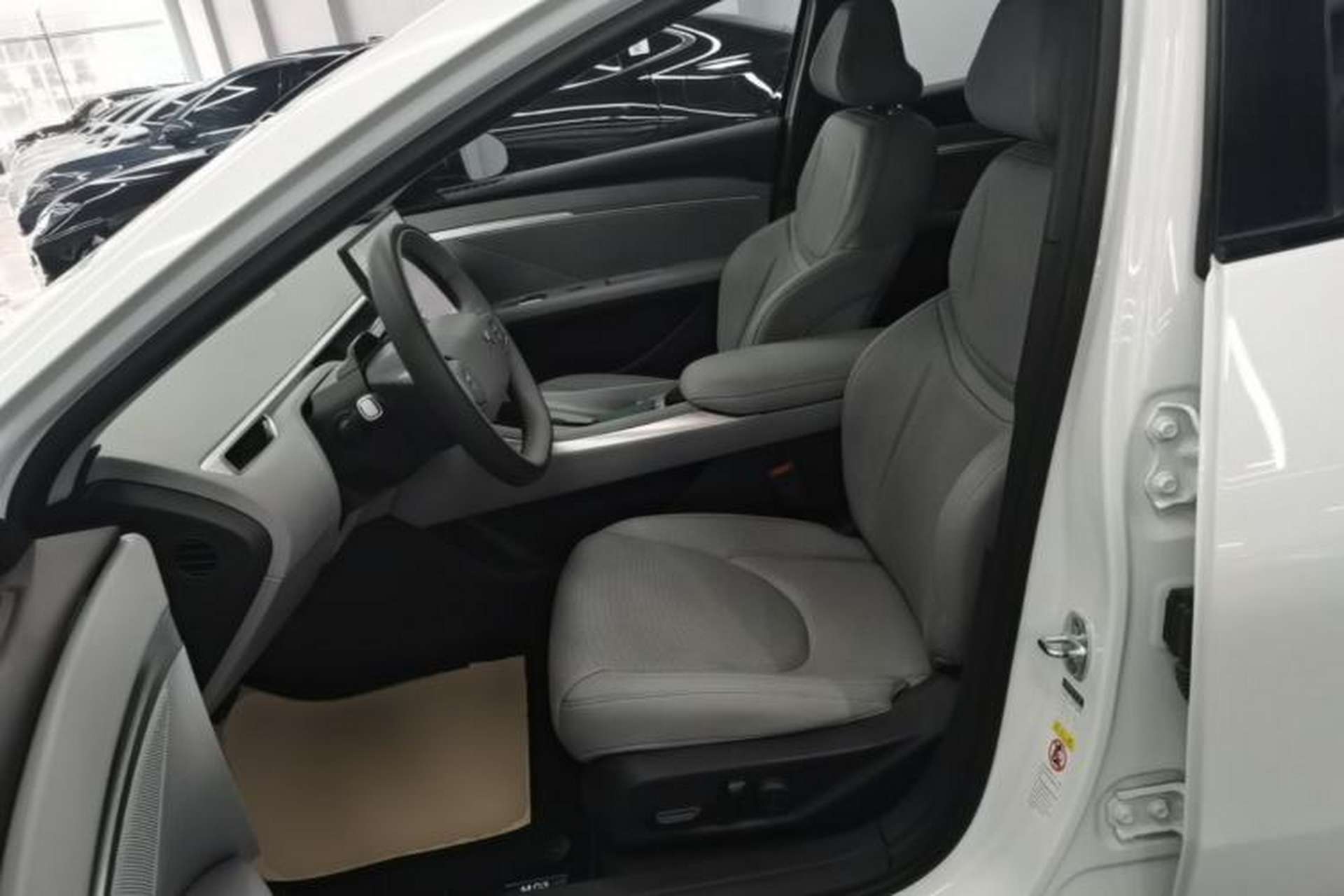 Used XPeng MONA M03 2025 600 with Ultra-Long Range Max Left Front Seat